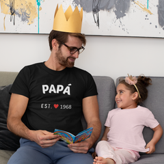 Personalisiertes Sweatshirt/T-Shirt mit besonderem Datum | "EST ❤️ Jahr" Design