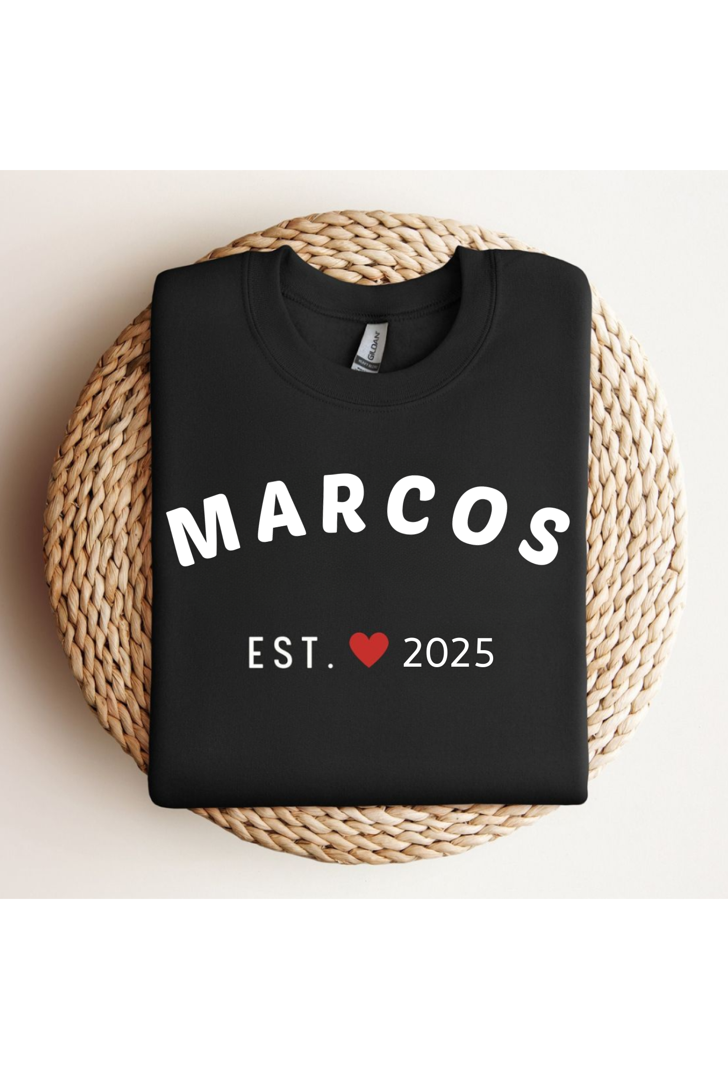 Personalisiertes Sweatshirt/T-Shirt mit besonderem Datum | "EST ❤️ Jahr" Design